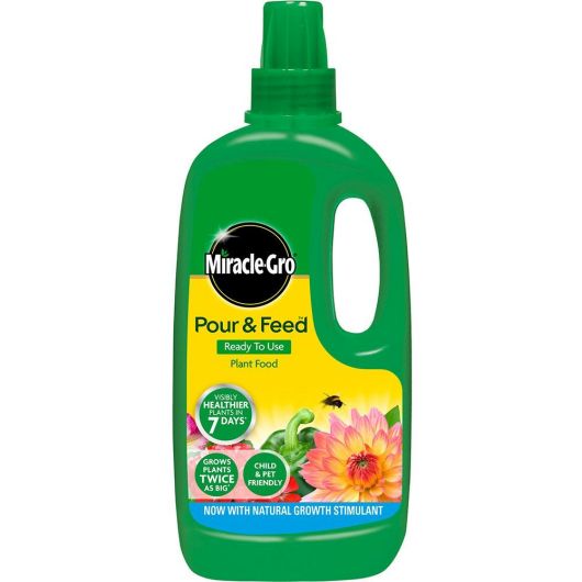 Miracle-Gro® Pour & Feed Ready To Use Plant Food 1L